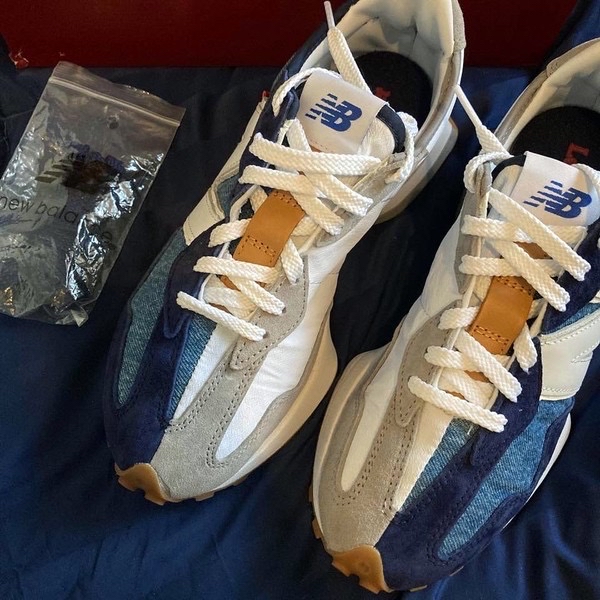 뉴발327x리바이스 콜라보 한정판 진청 250사이즈 팝니다 뉴발란스