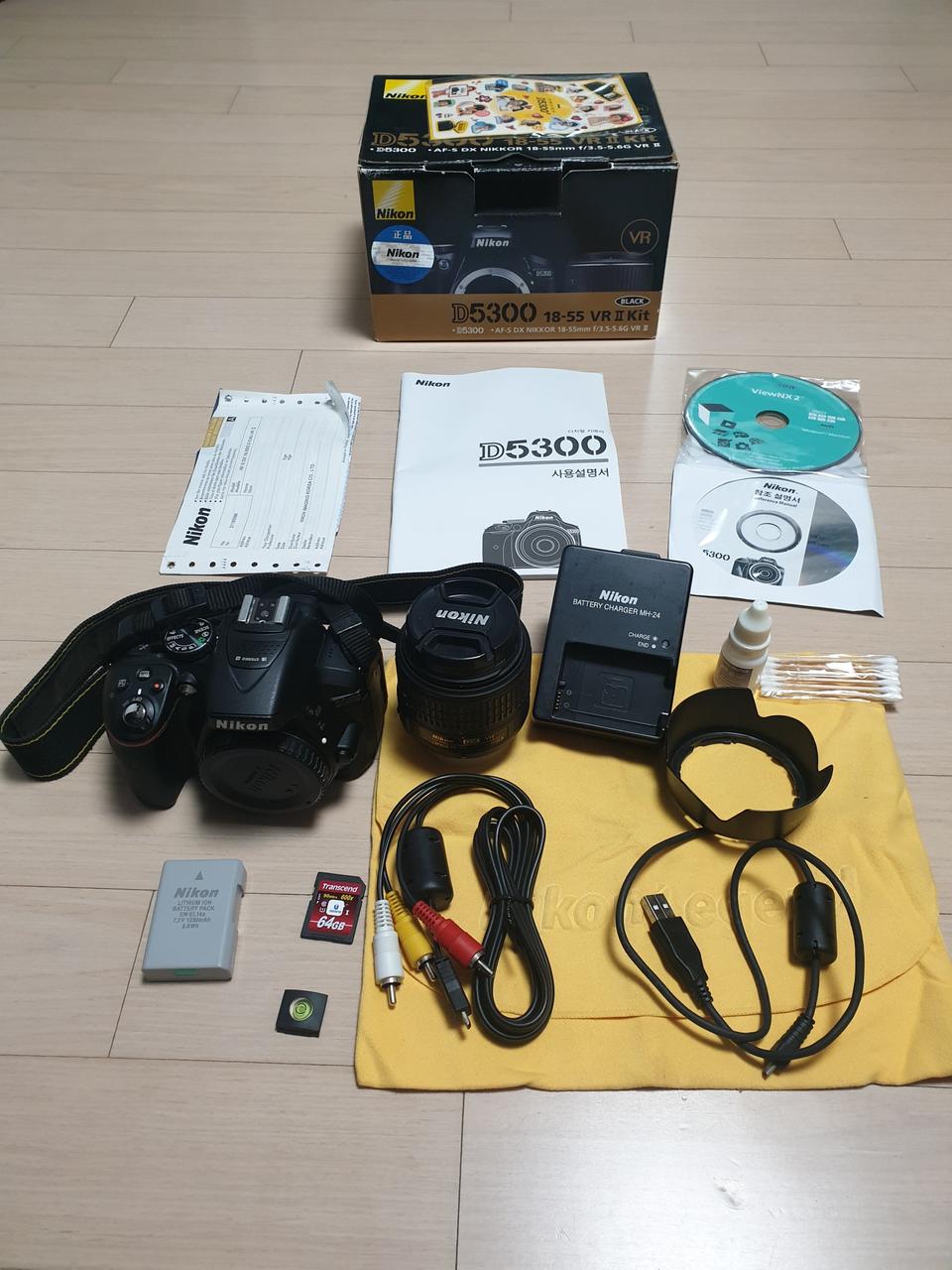 니콘 D5300  DSLR 카메라팝니다