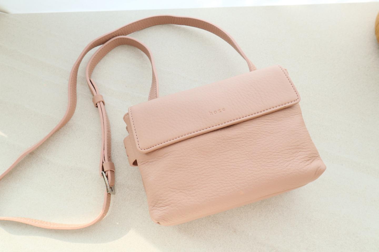 새제품)hoze 호재 소가죽 크로스백(네츄럴쉬렁큰가죽)