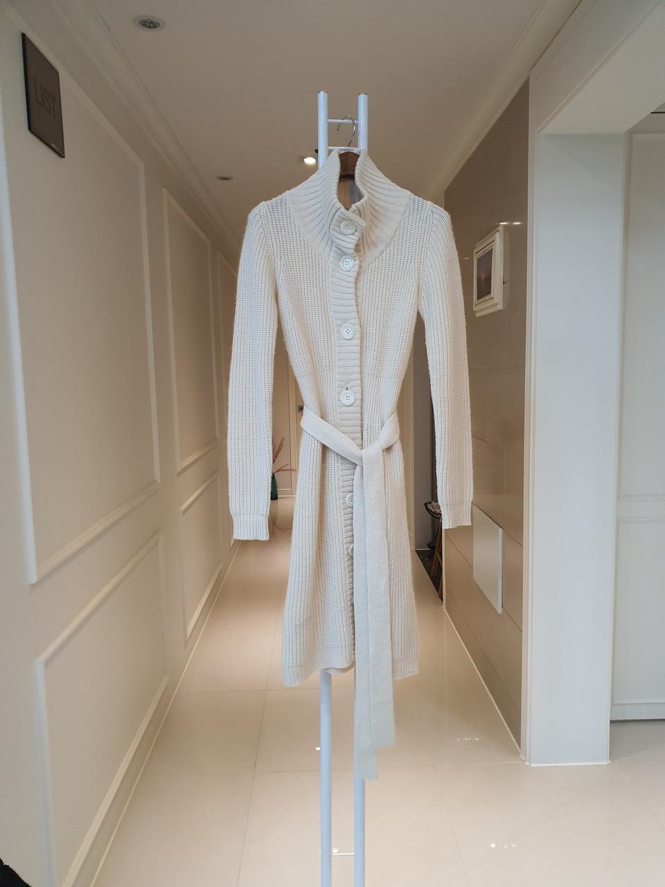 아이보리 하이넥 가디건