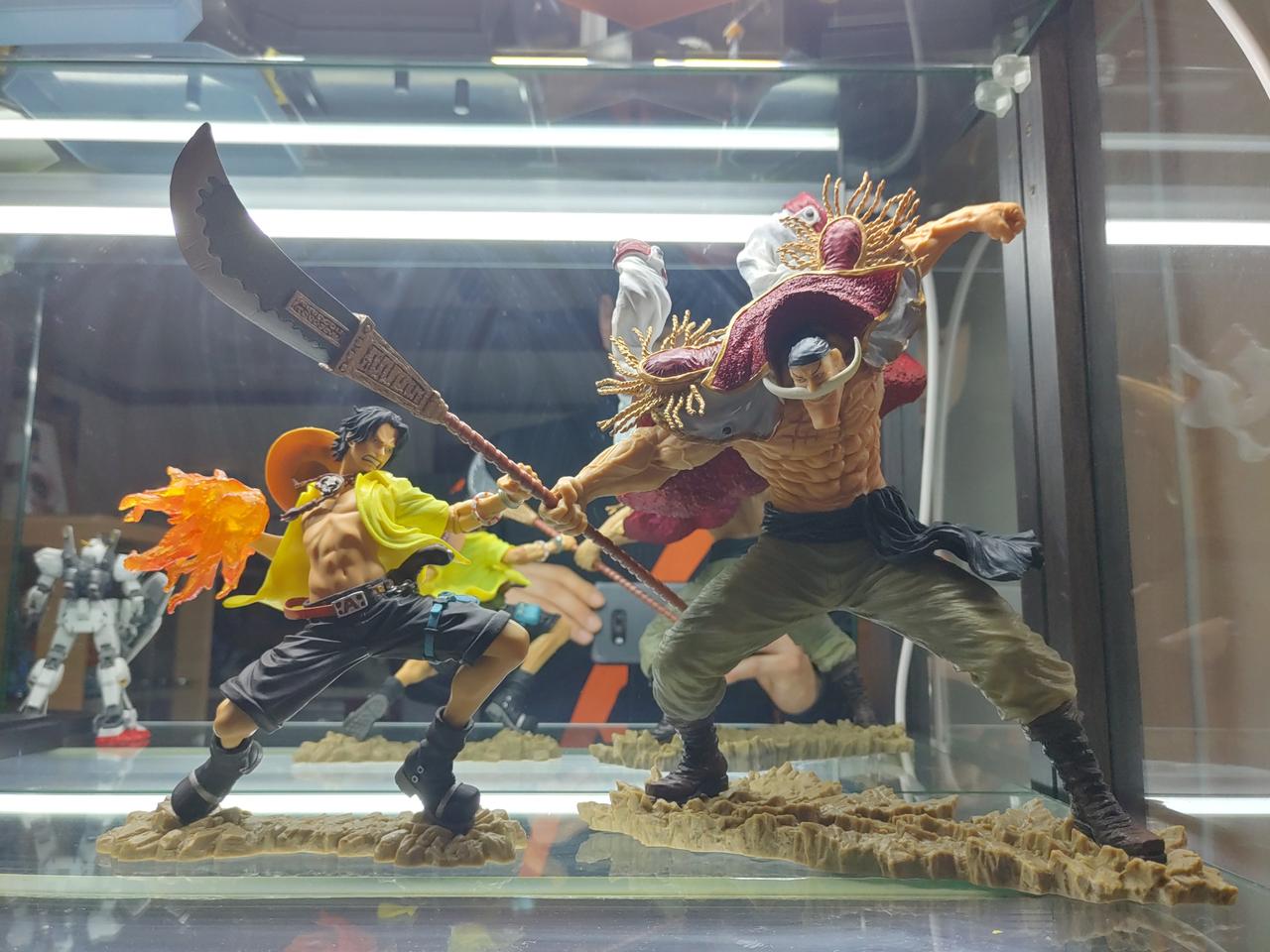 원피스 제일복권 에이스 vs 흰수염 피규어 세트