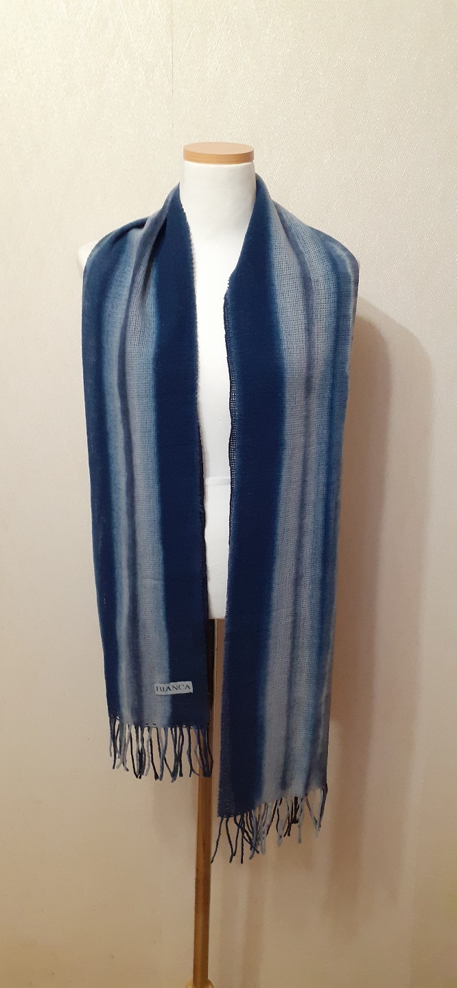 이태리 직수입 비앙카 울100%머플러 팝니다.