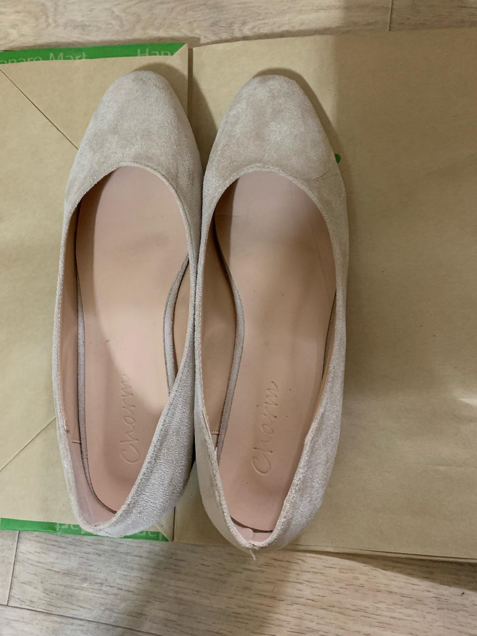 스웨이드펌프스힐245