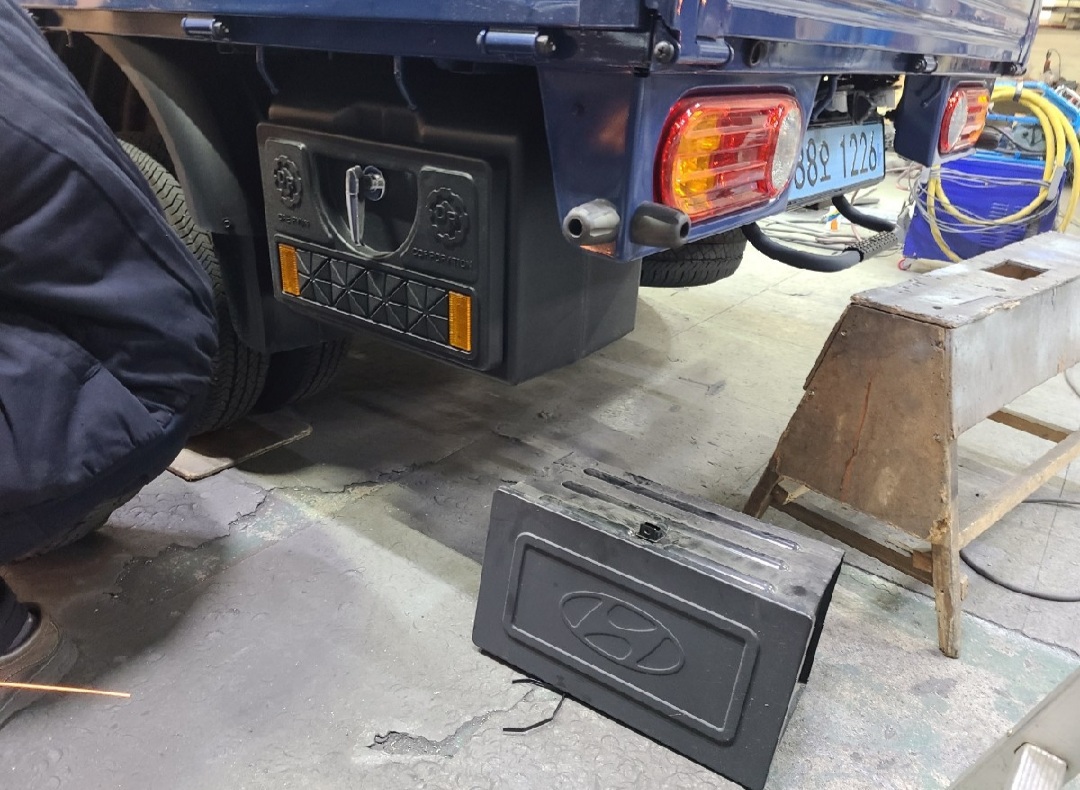 포터2 전기차전용 신형공구함 흑색 더블캡호환 할인판매