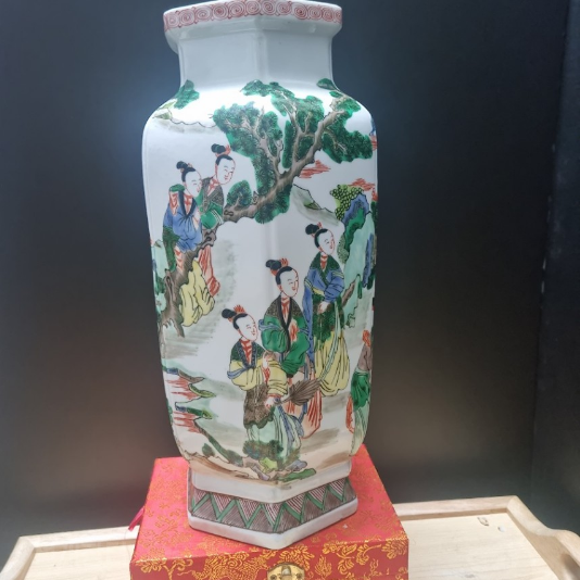 강희년제인물문오채고급육각병