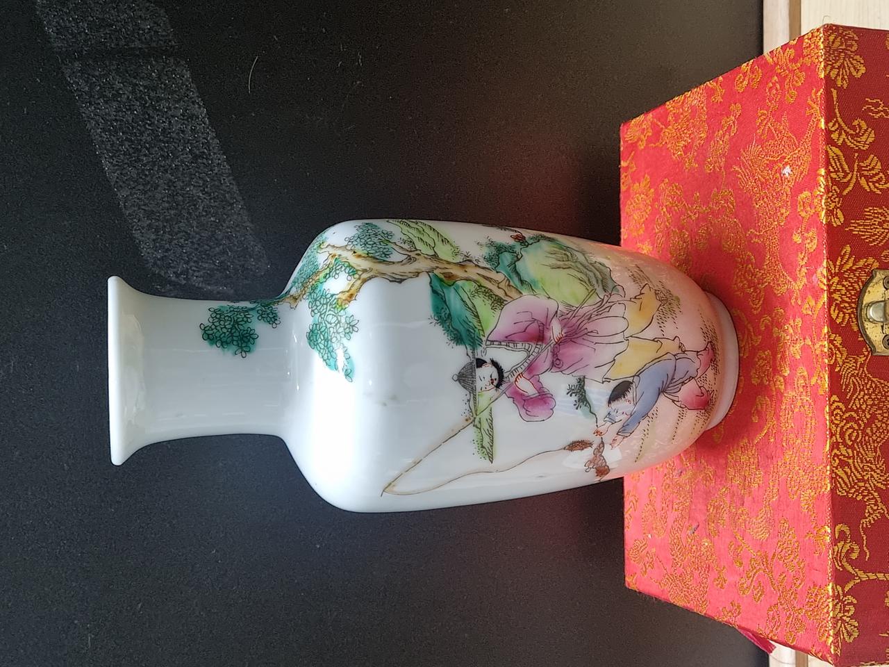 청말기분채법랑화병