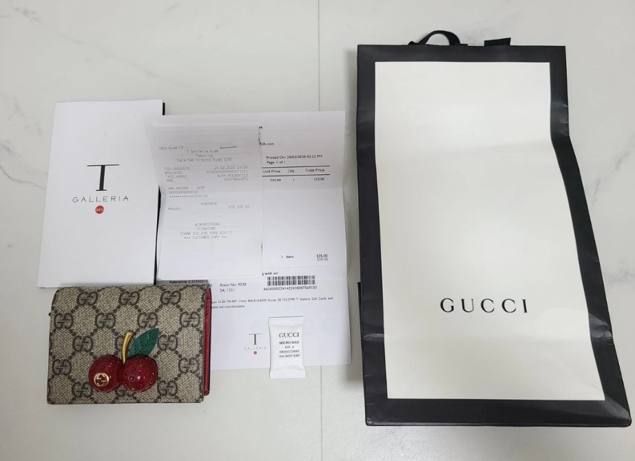 구찌 체리반지갑