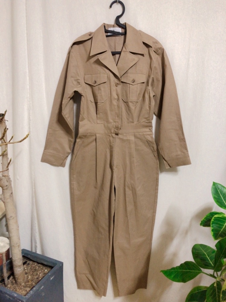 베이지 점프수트