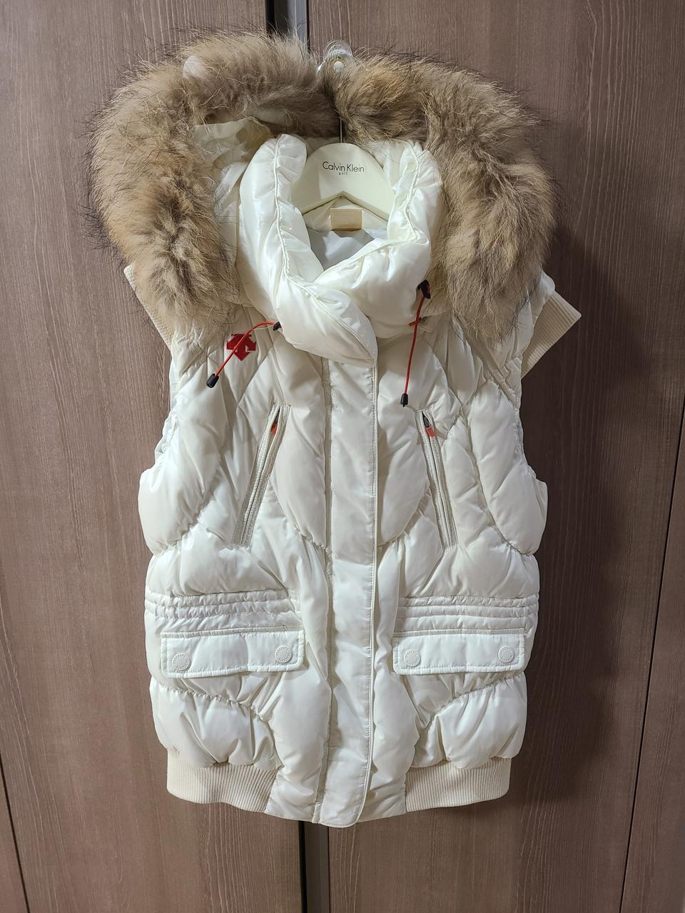 데상트패딩조끼