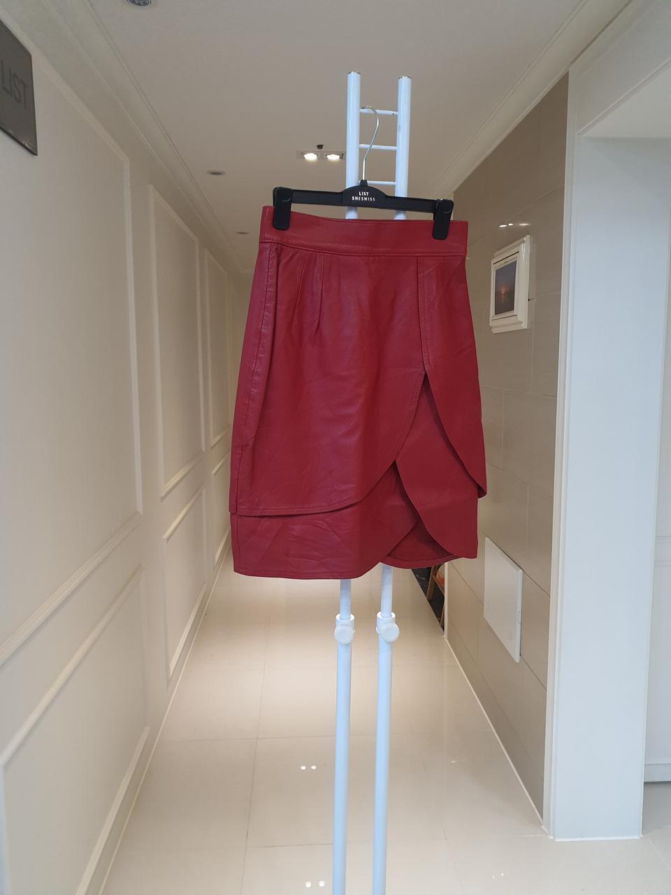 이태리 장미 가죽스커트