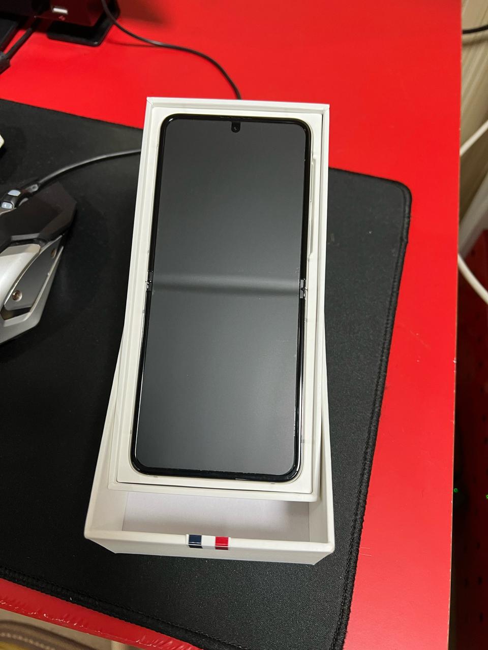 z플립3 톰브라운 기기만 230만원에 팝니다 최상급