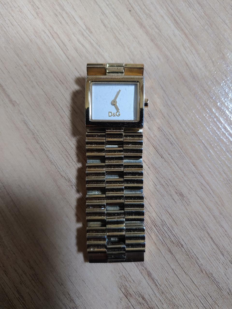 돌체엔가바나.손목가는분맞음