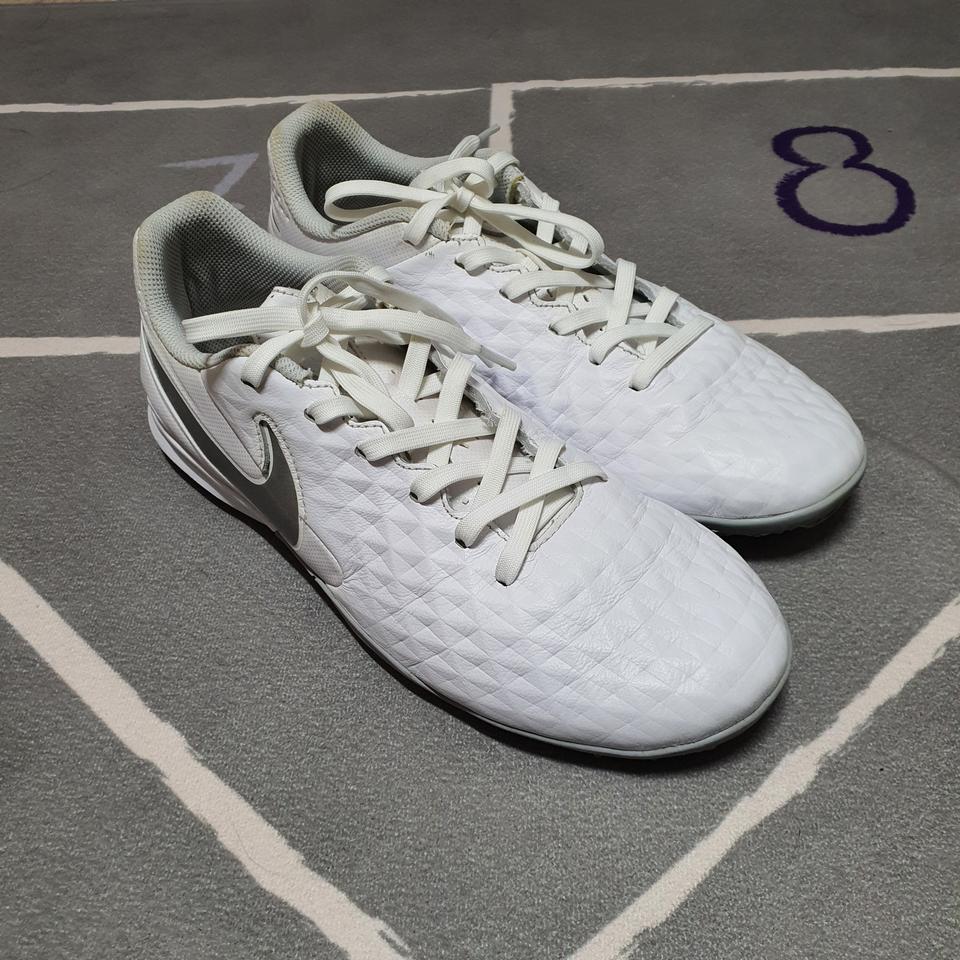 나이키 티엠포 레전드 8 아카데미 TF 풋살화AT6100-100