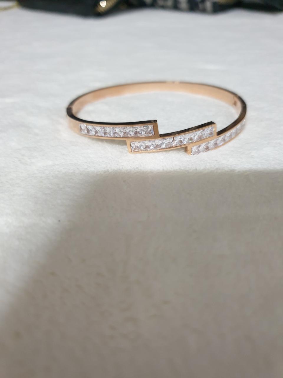 써지컬 큐빅 뱅글팔찌