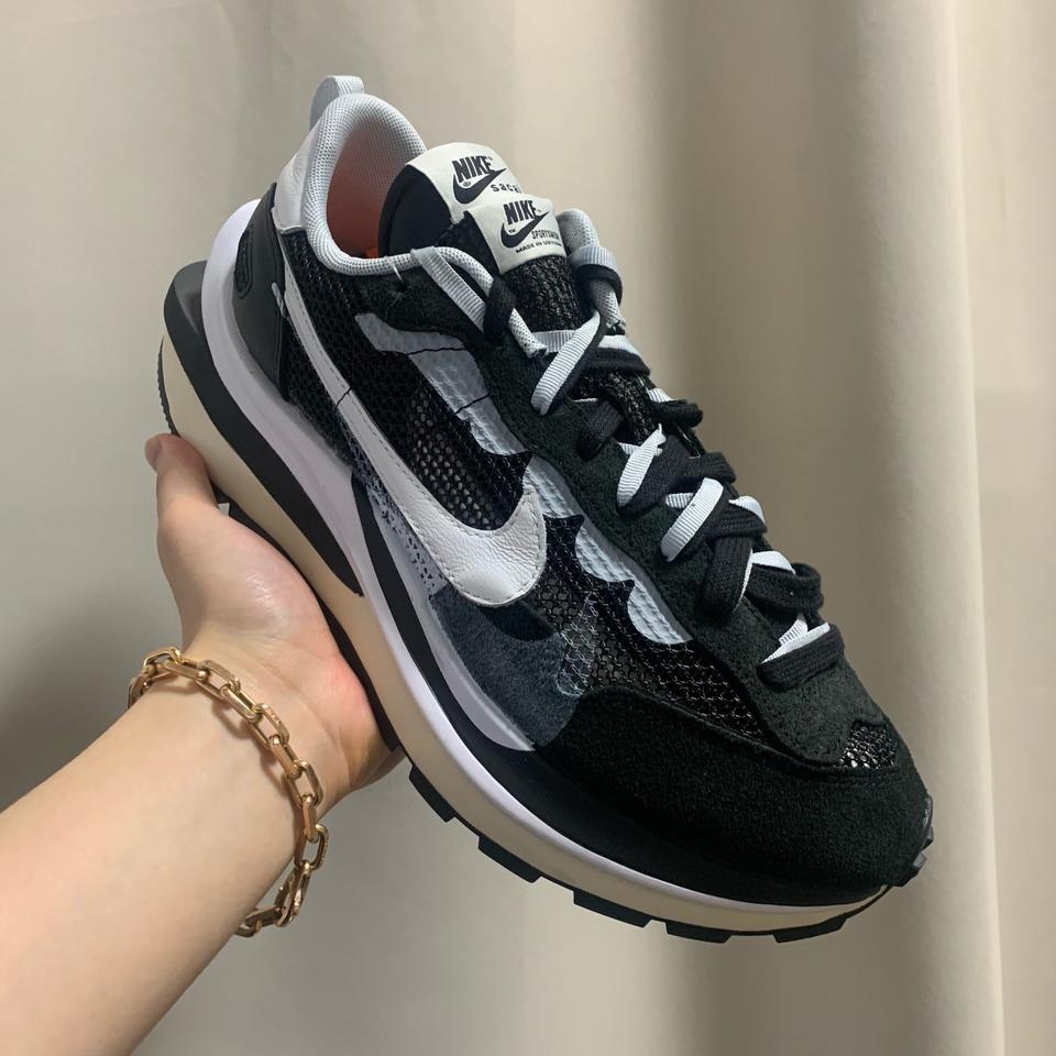 나이키 X 사카이 베이퍼 와플 검흰 280사이즈