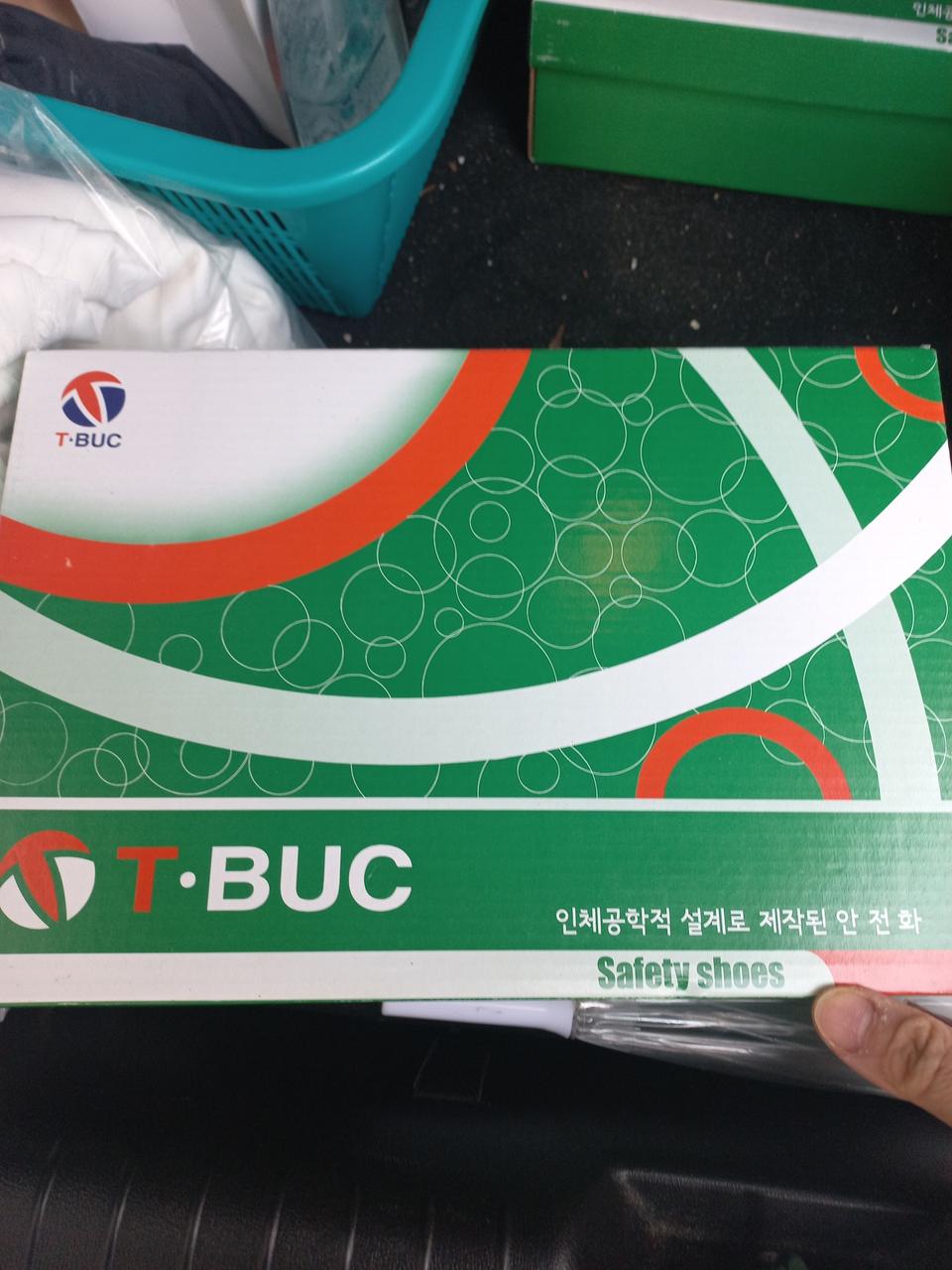 티벅안전화 사이즈270 새제품입니다