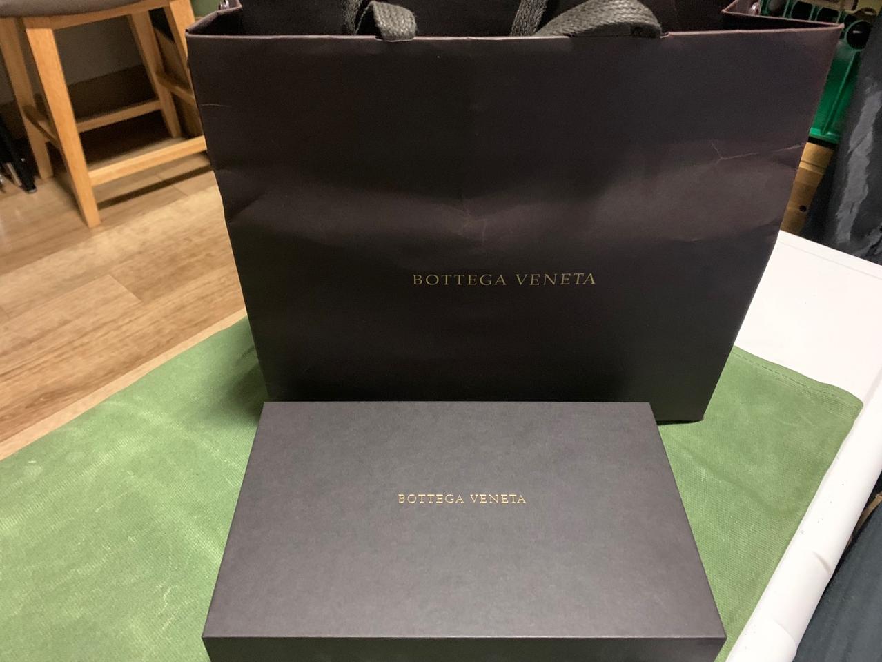 보테가베네타 그레이 인트레치아토 장지갑