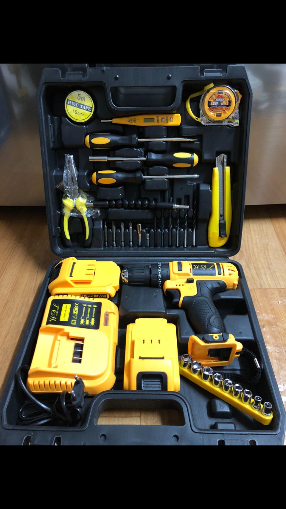 새재품 [풀구성] 무선 전동드릴 21v (함마기능) 배터리2개 충전드릴