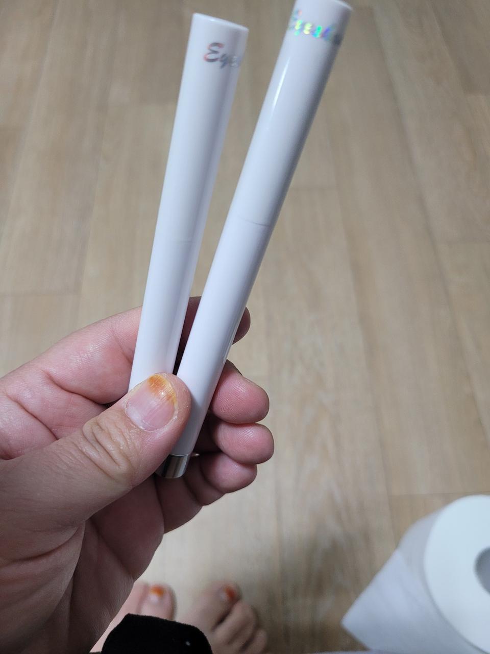 펜슬형 아이쉐도우 팔아요.