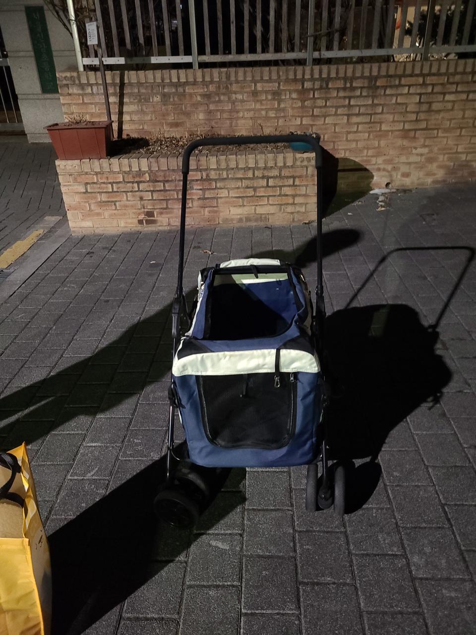 강아지 유모차 판매합니다