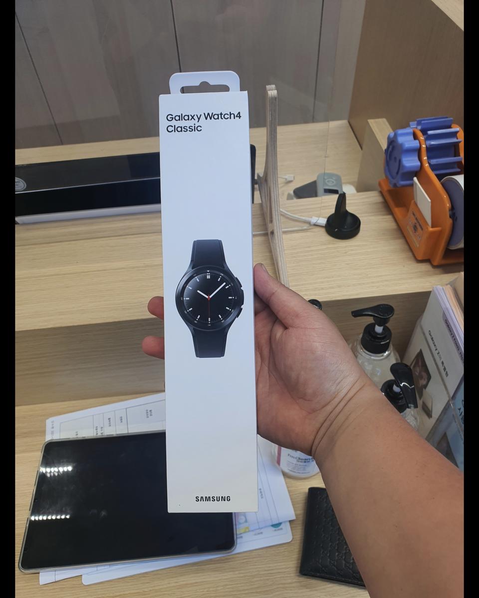 갤럭시워치4 클래식 46mm 판매합니다(풀박스,메탈스트랩)
