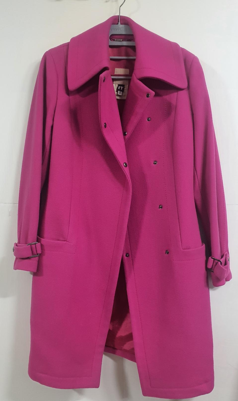 베르수스 베르사체 핸드메이드 울 코트. 핫핑크.사이즈42(M) 상태좋음.