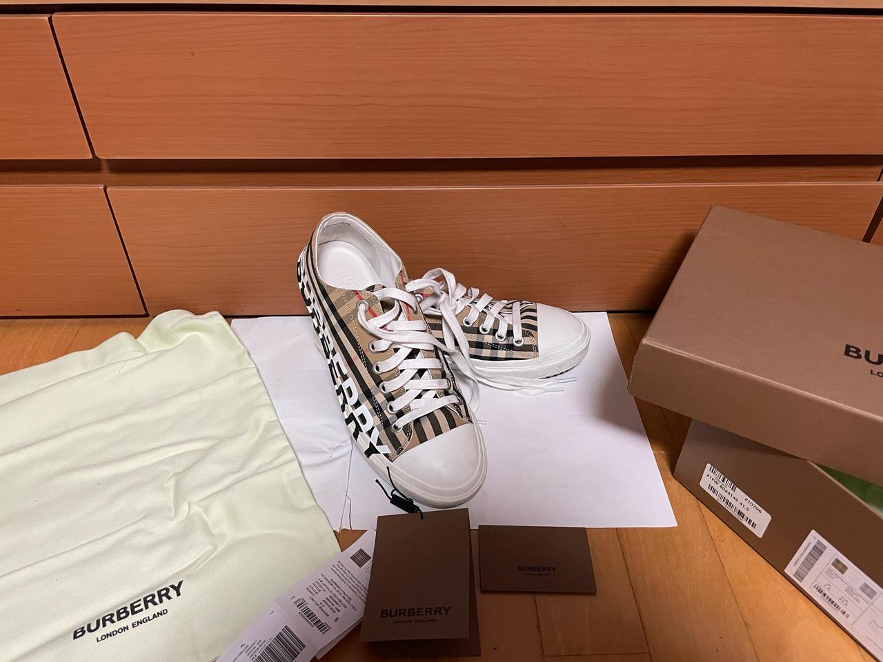 버버리스니커즈 풀박스