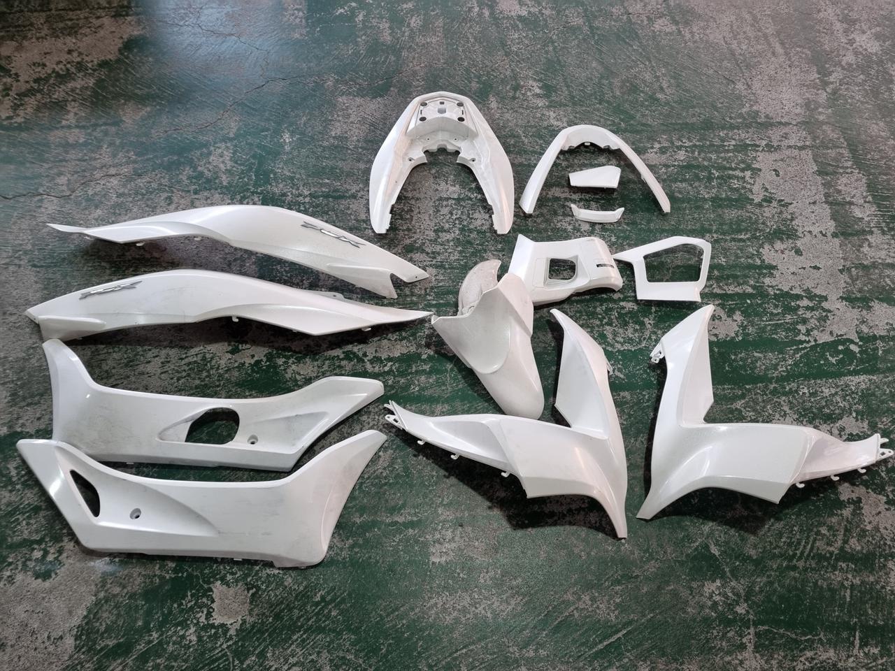 올뉴 pcx 카울판매합니다 대구경산부산경주구미포항양산창원마산경기도서울