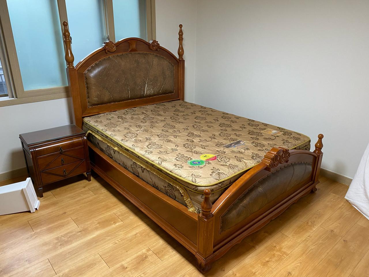 엔틱 퀸 침대 + 매트리스