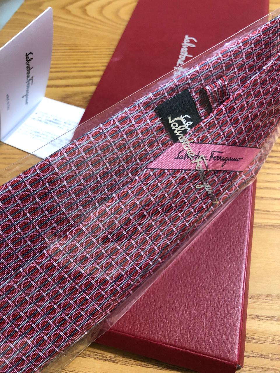 페라가모 넥타이
