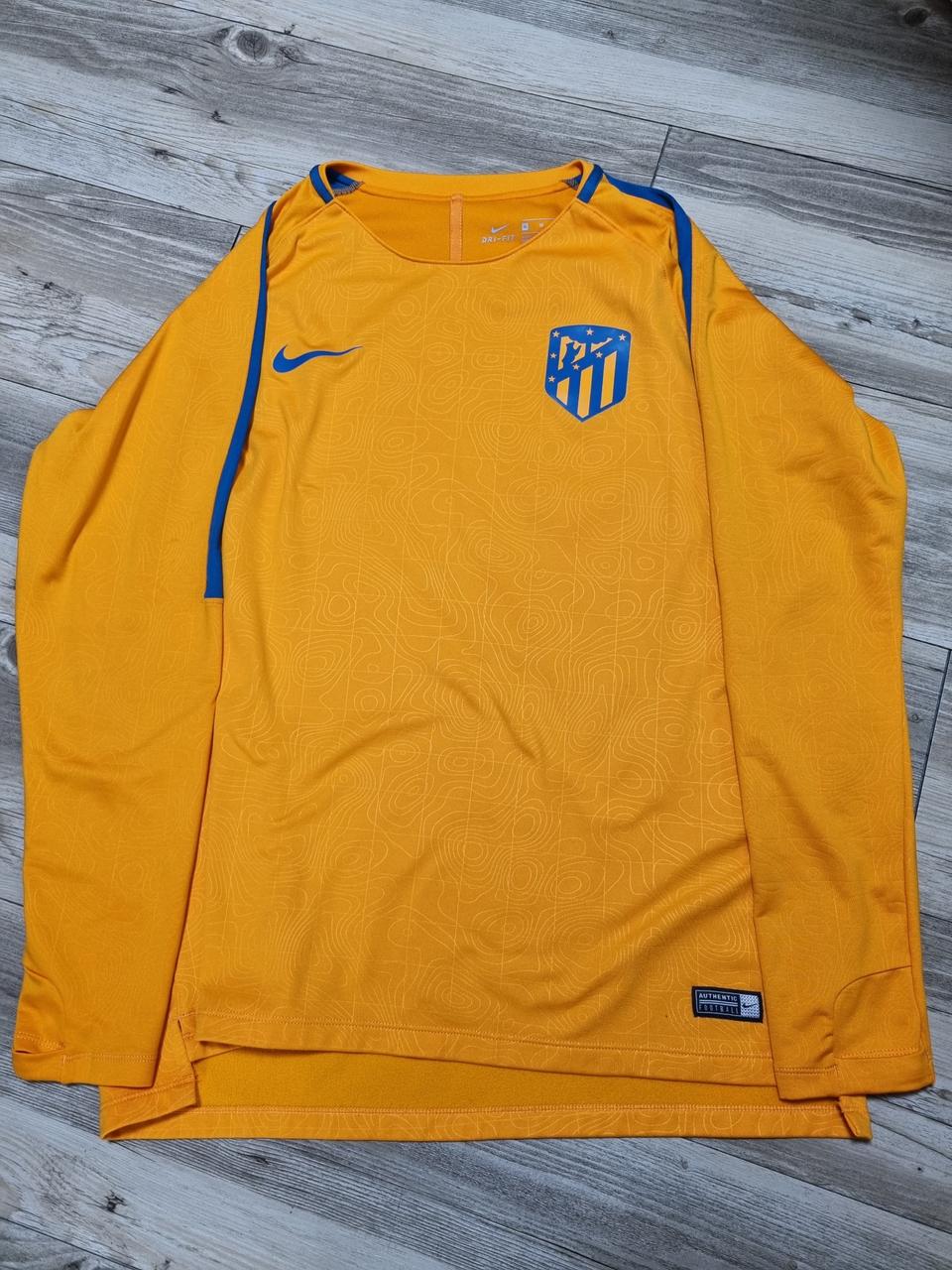 아틀레티코 마드리드 트레이닝 스웨트탑 xl 급처합니다!
