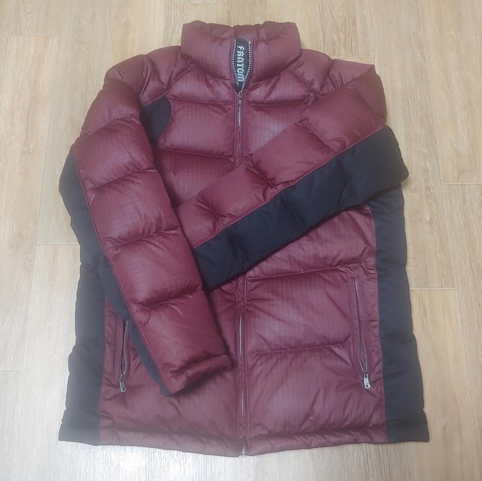 팬텀 오리털 패딩