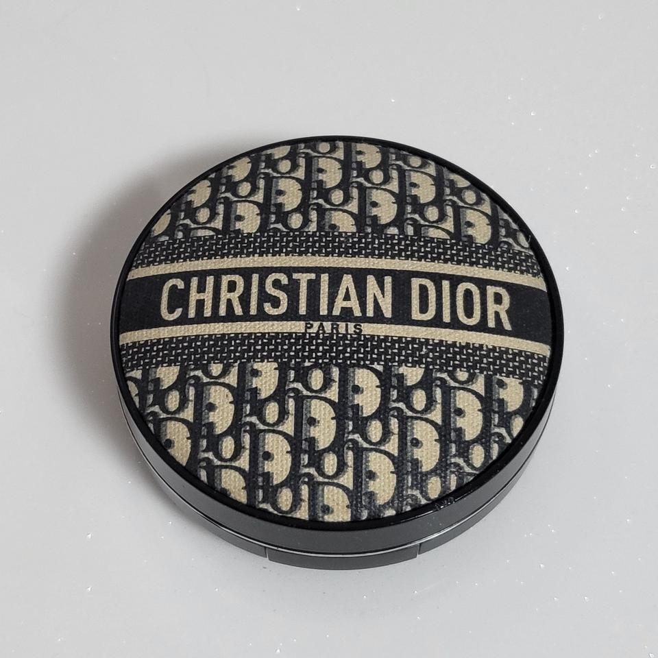 디올 포에버 오블리크 쿠션 한정판