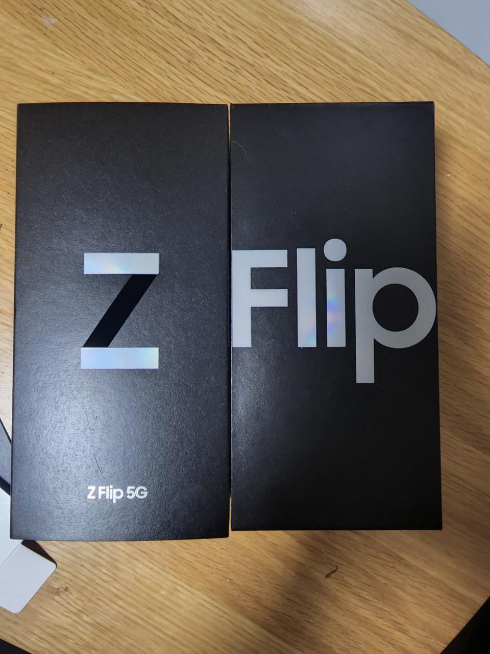 갤럭시 Z플립 5G 화이트 초SS급(액정,배터리,힌지 완전새상품) 절충