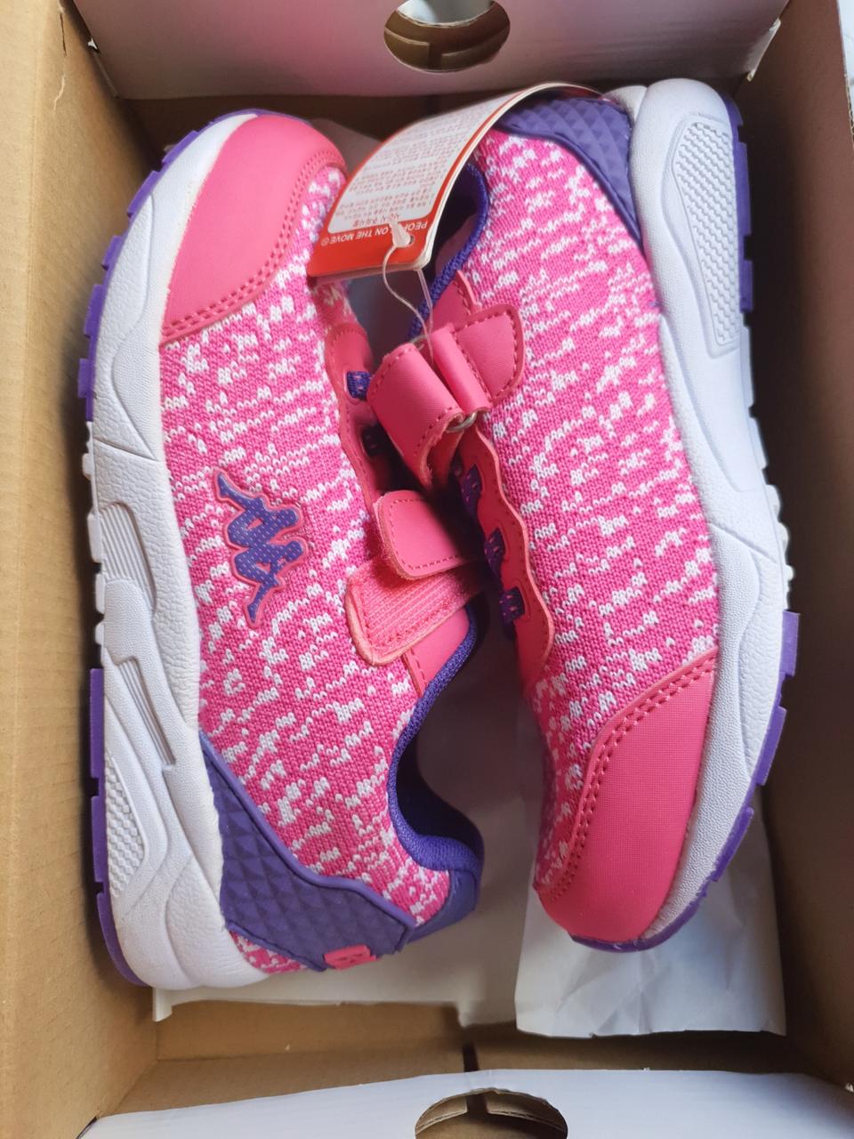 카파운동화  210~ 220 사이즈  있습니다