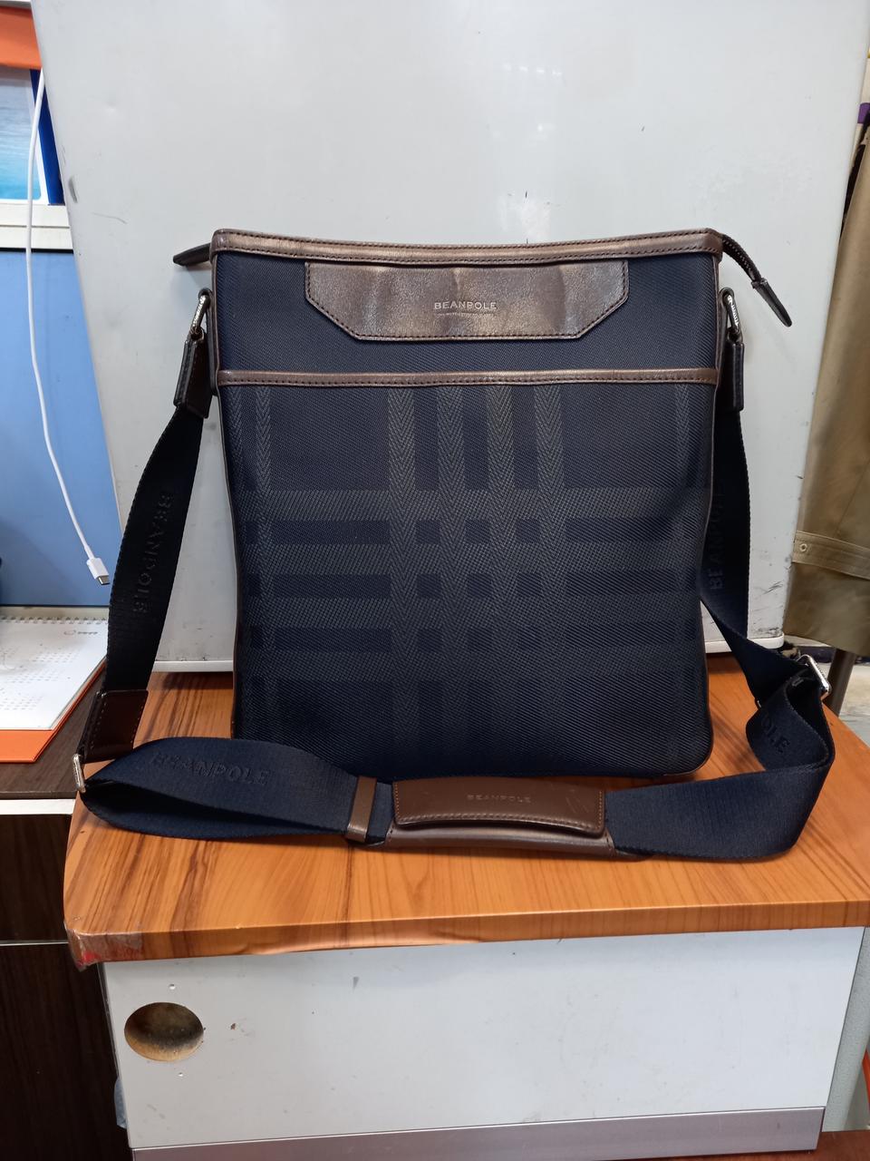 빈폴ㅡ크로스백