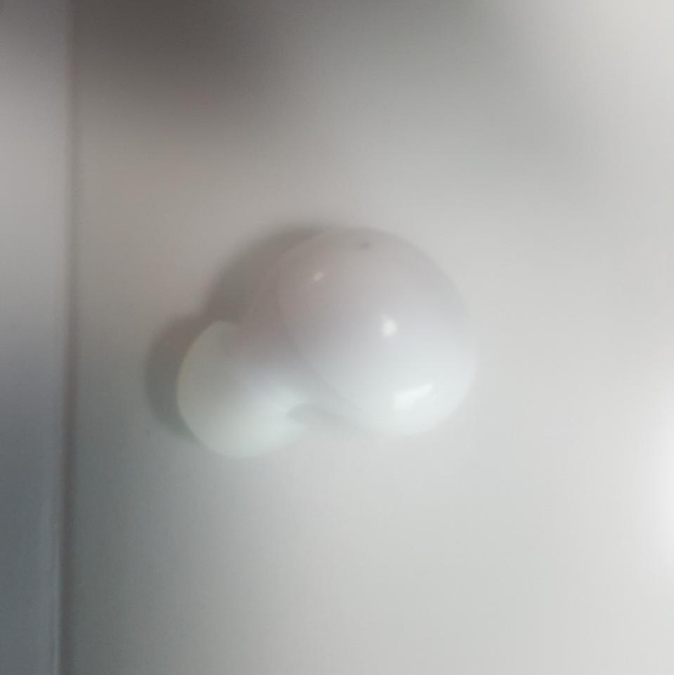 미사용 버즈2 화이트 왼쪽 유닛 이어 팝니다