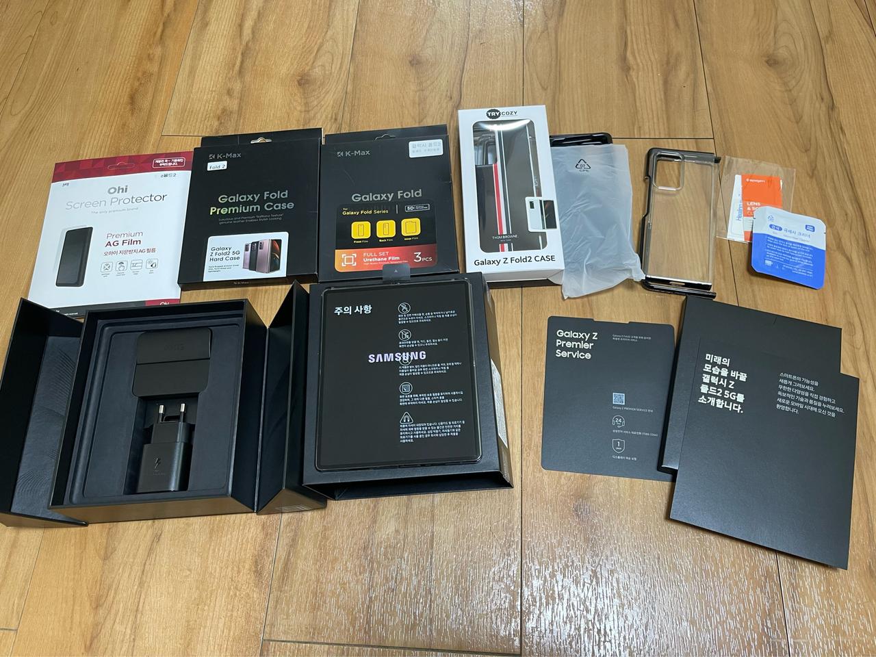 갤럭시 폴드2 블랙 256GB SSS급 자급제 팝니다