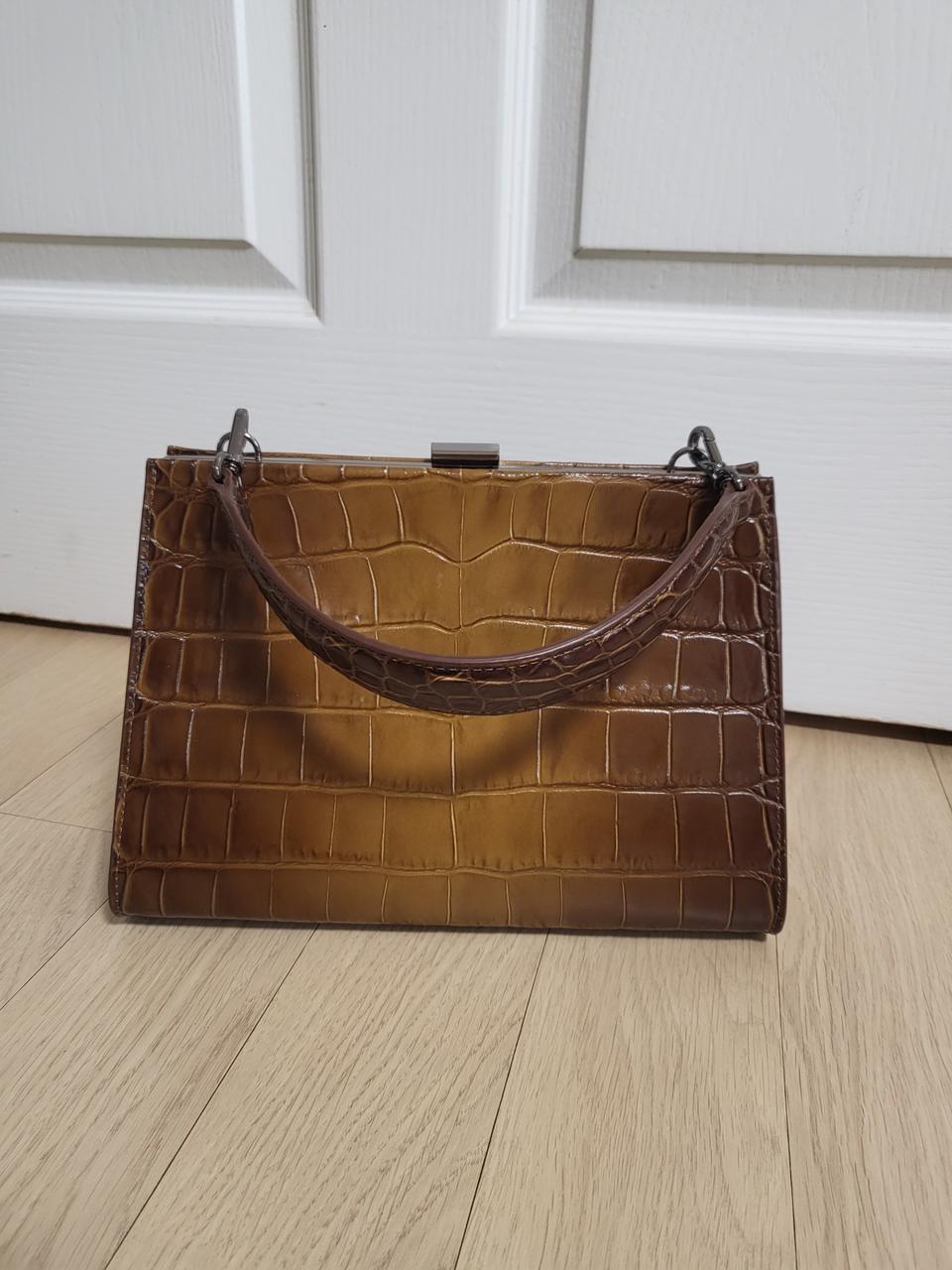 베라왕 소가죽백