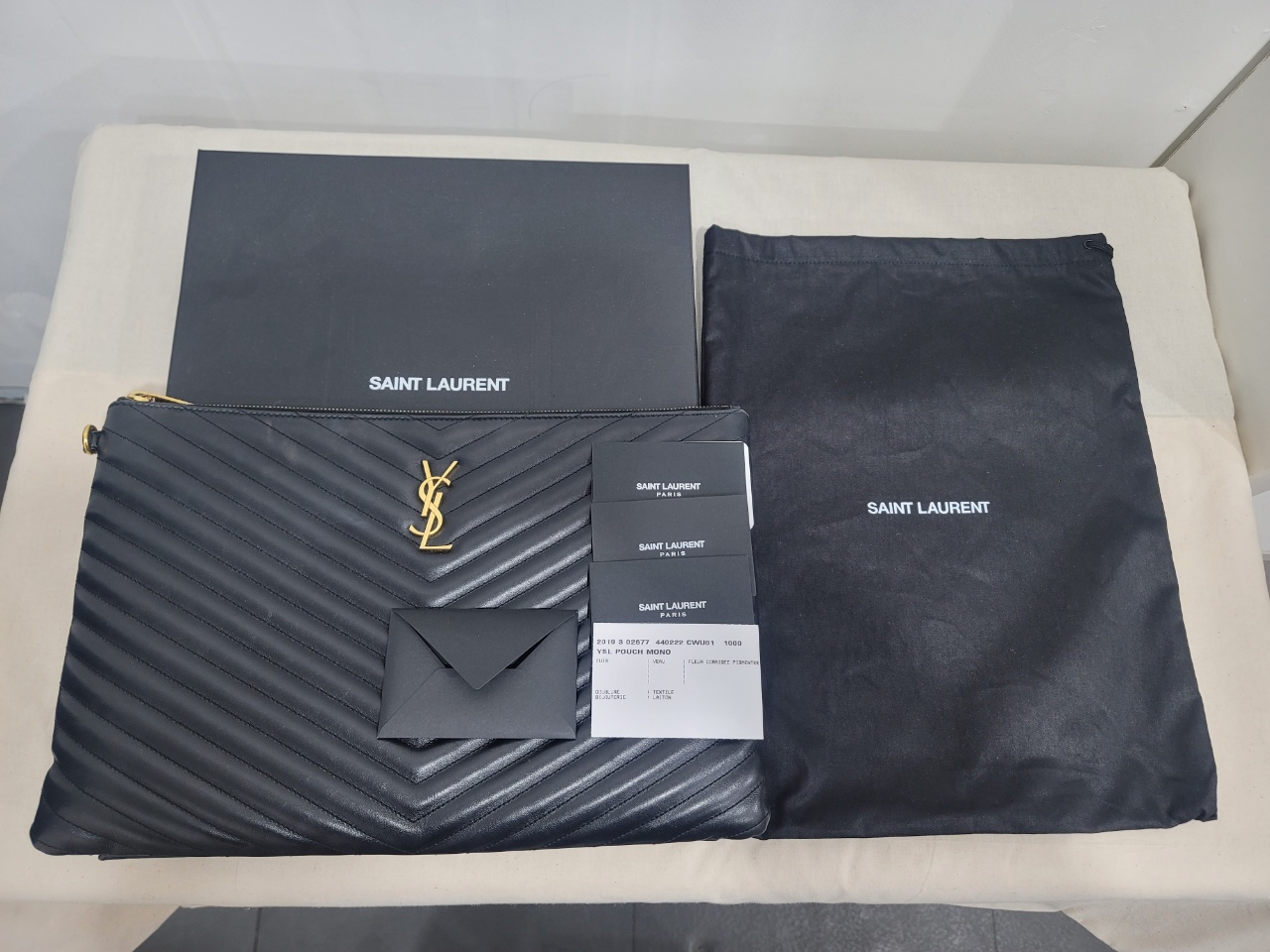 YSL입생로랑 금장 라지 클러치백