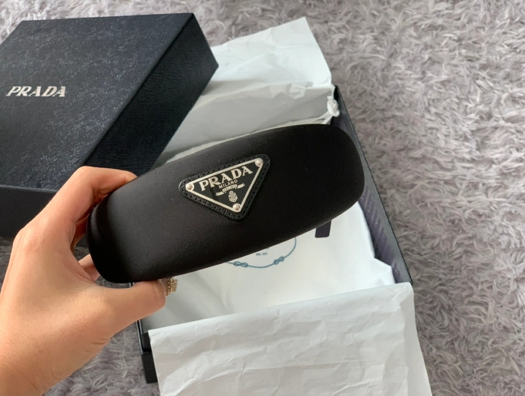 프라다헤어밴드