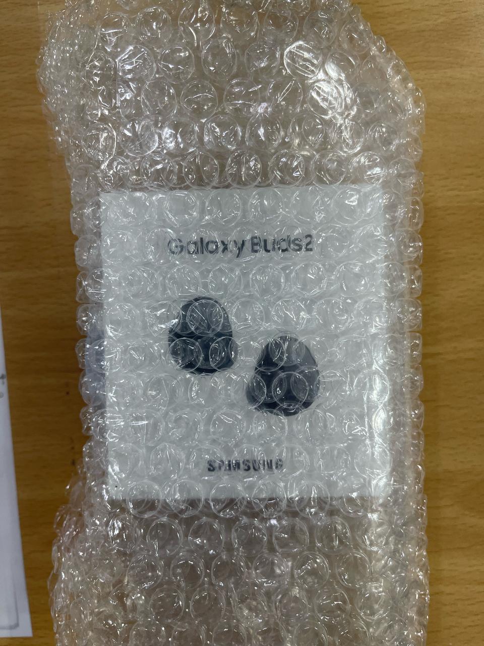 갤럭시 버즈2 블랙 미개봉 팝니다