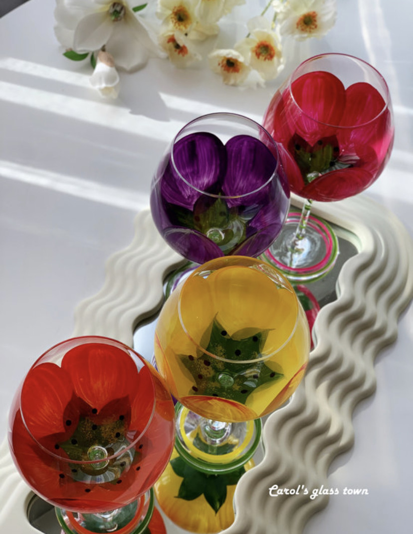 씽로드 새상품 1+1 플라워 리프 디자인 컬러 와인잔