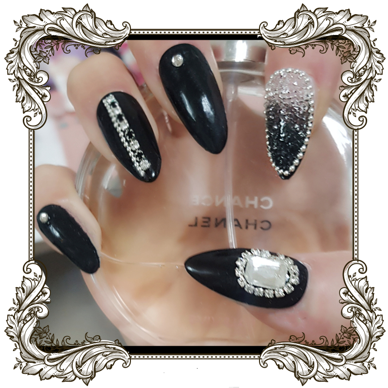 블랙그라픽시네일 수제네일팁