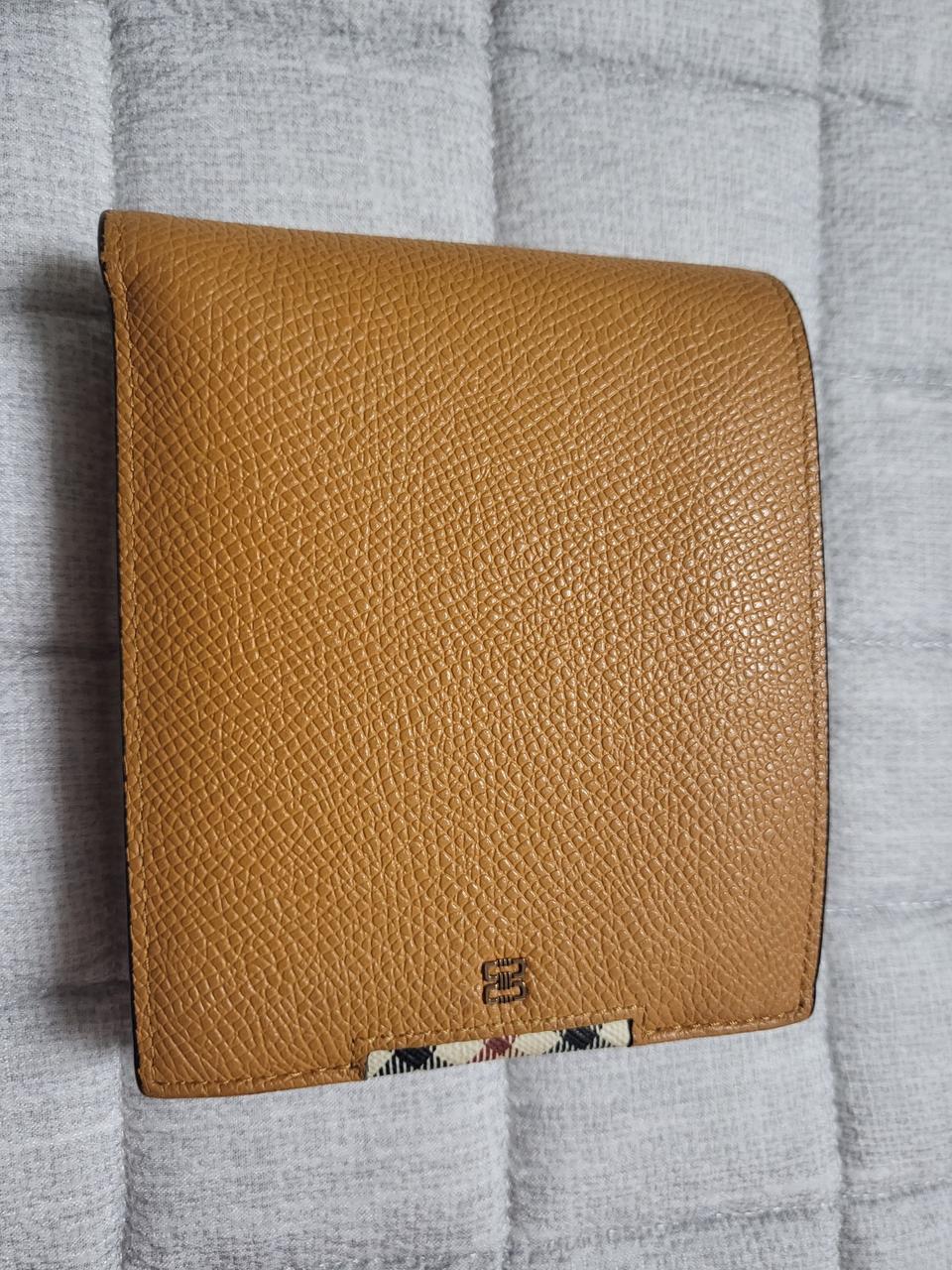 "닥스" 반지갑 귀한색상 고퀄리티 팝니다.