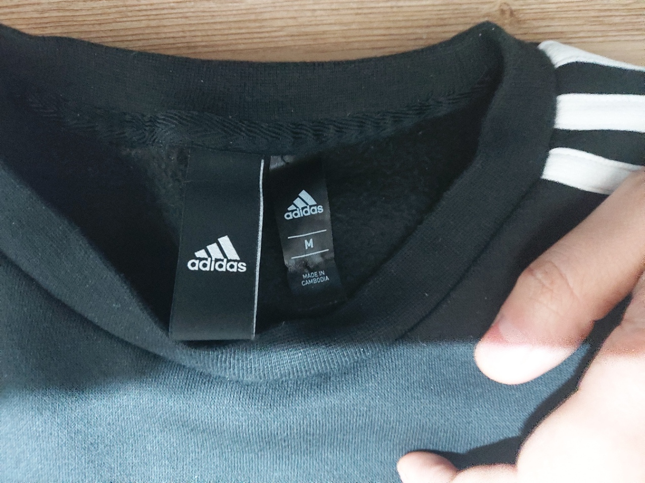 아디다스 기모 맨투맨 M 2만원 상태 s (선물받고 사이즈 못바꿈)