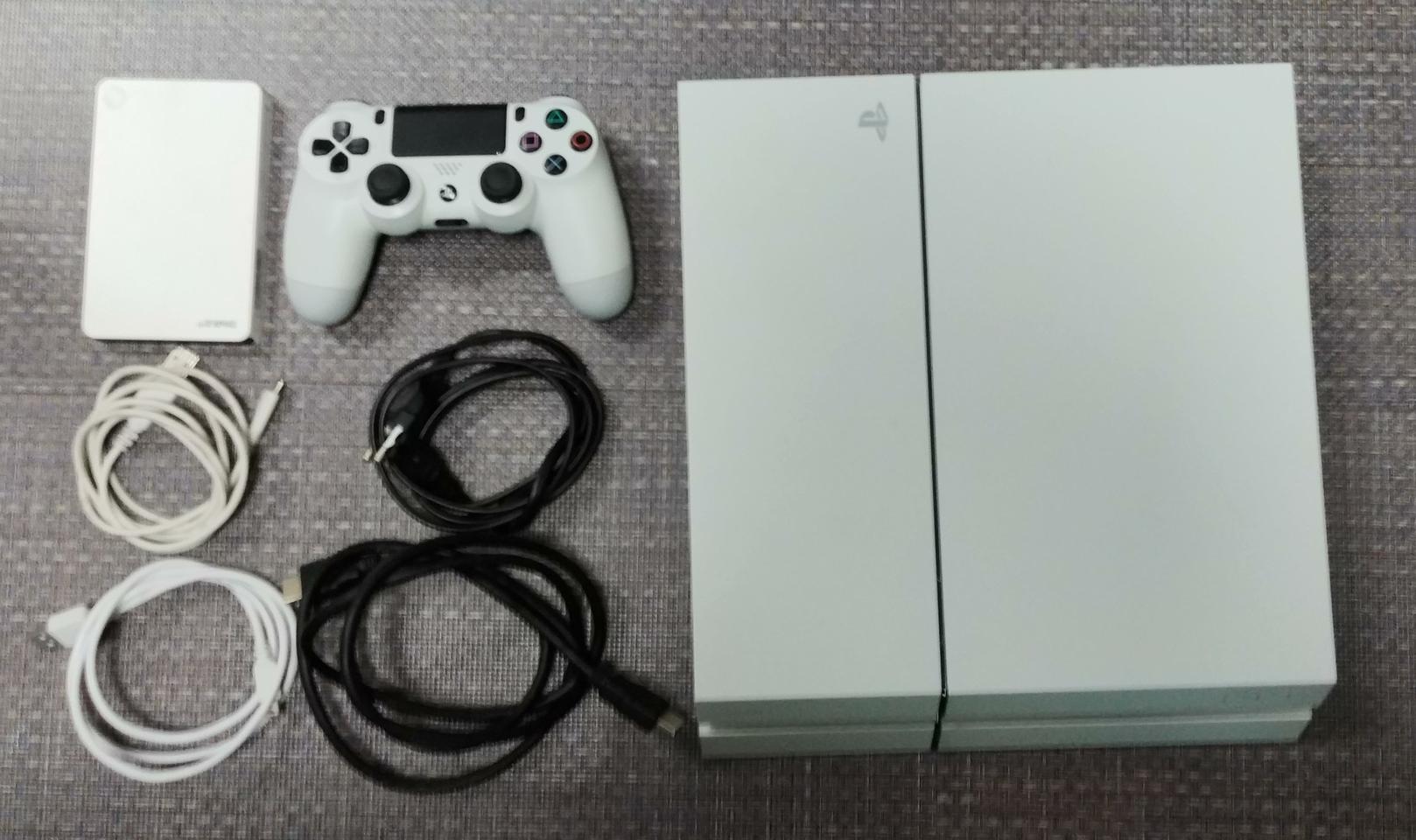 플스4(PS4) 2105A-500GB & 2TB확장하드(게임80~90개)