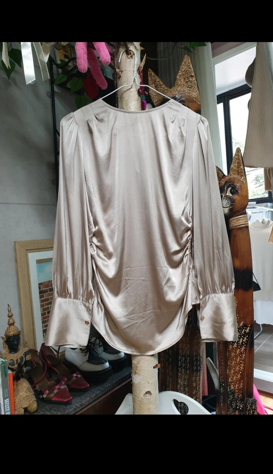 100%실크 블라우스