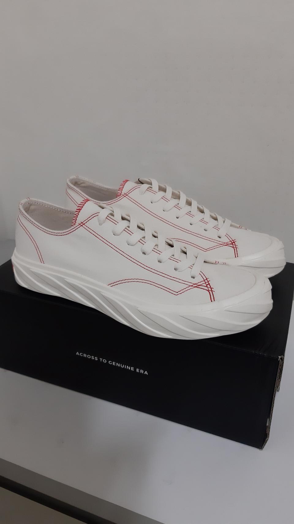 270,280 에이지 레드 스티치 스니커즈 새신발