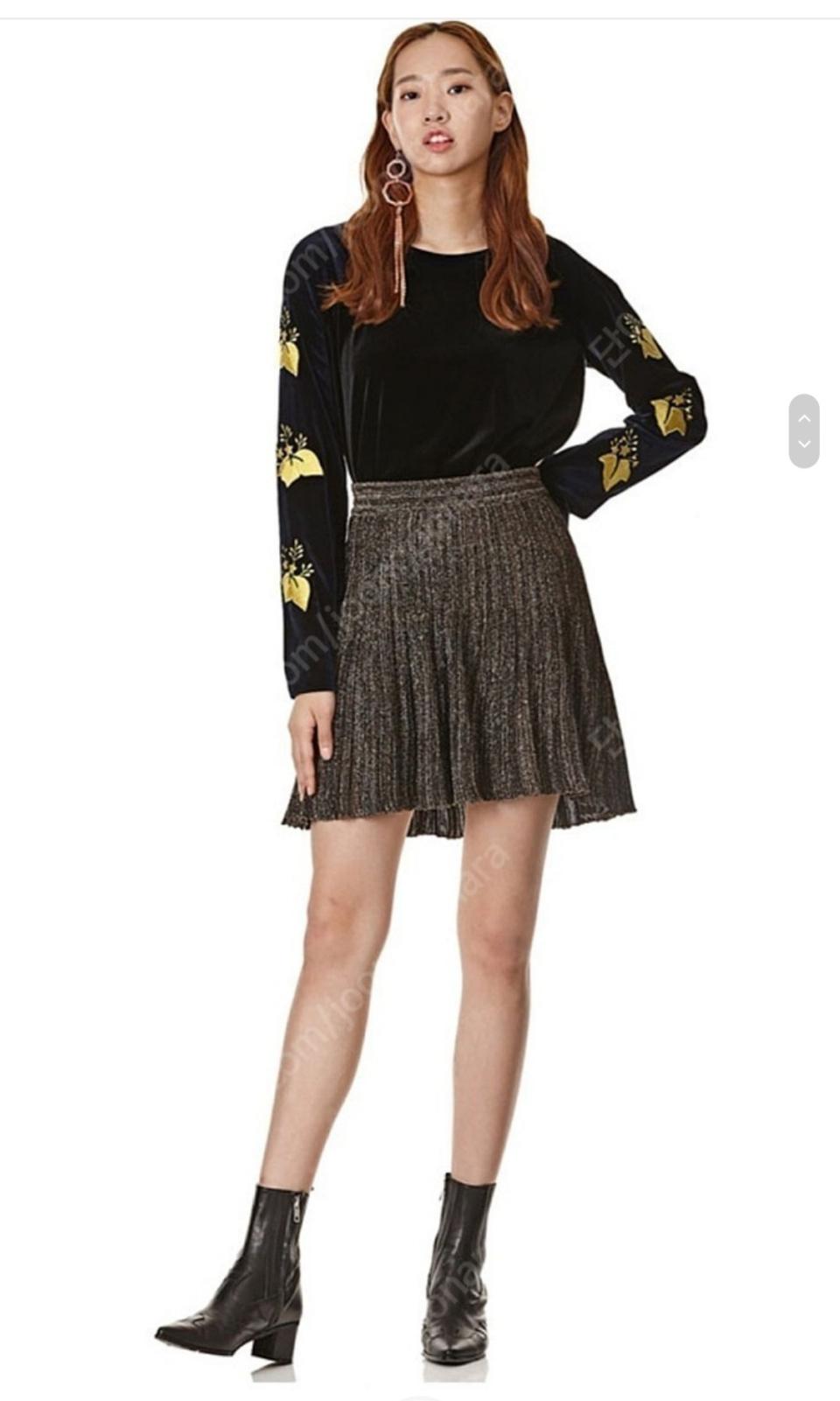 럭키슈에뜨 메탈사 골드 스커트 36 새것